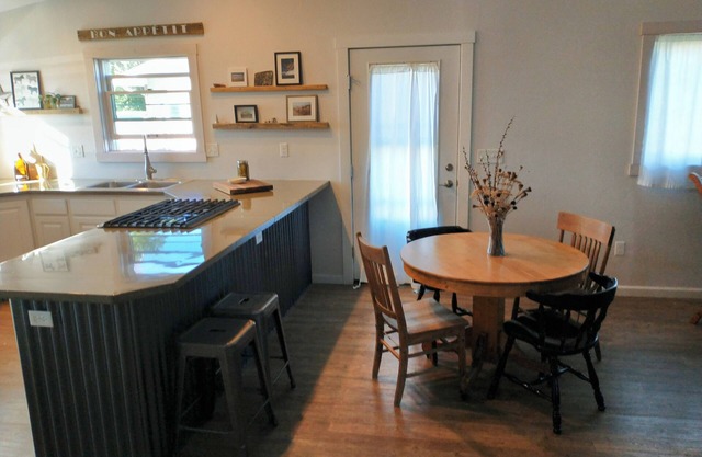 Highway 2 Modern Cottage