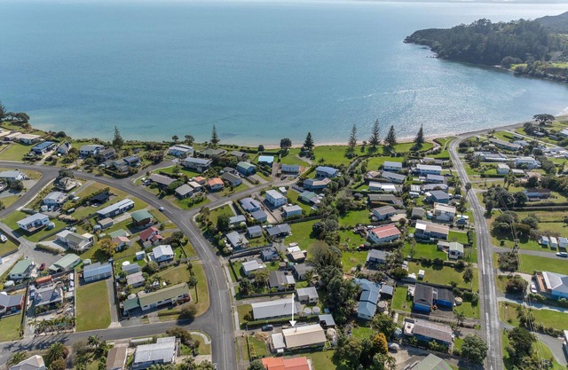 Hihi Haven - Ruawai Two Waters Holiday Home