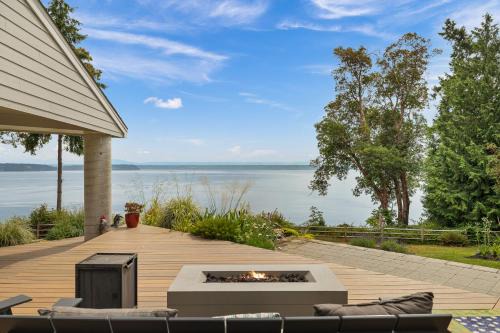 Hike, Bike and Explore Oceanfront Kingston Getaway
