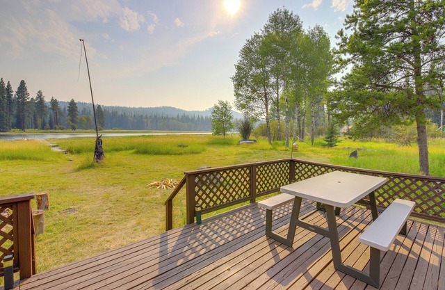 Hike, Bike & Boat: Cabin w/ Dock on Seeley Lake!