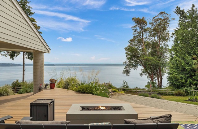 Hike, Bike & Explore: Oceanfront Kingston Getaway