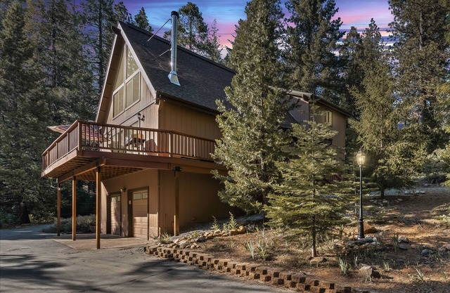 Hike, Ski & Unwind: Cabin w/ Hot Tub in Pioneer!