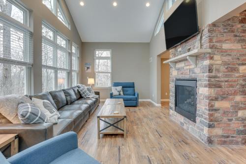 Hike, Swim and Ski Home with Deck in Lackawaxen