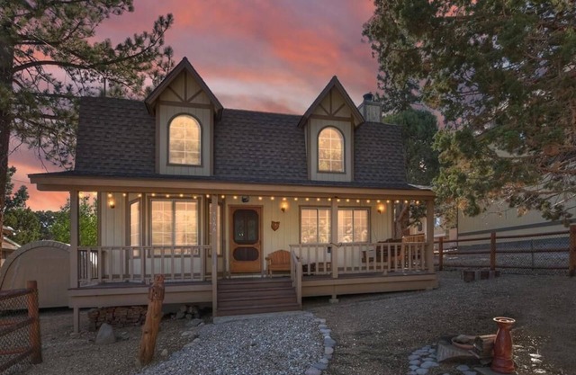 Hikers Haven - Close to Hiking, Fireplace, Horseshoes, Deck, BBQ