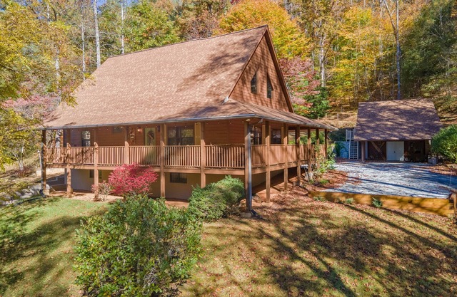 Hiking and Waterfalls at Bartram Trail Acres Chalet