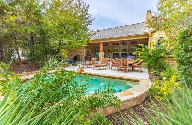 Hill Country 5 Acre Ranch Home Heated Pool/Views Mins to Wineries & More!