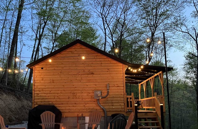 Hill Haven // Modern + Secluded Tiny Cabin! // NEW