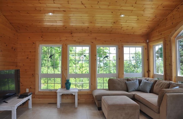 Hill Top Lake House - Wilberforce, Ontario, Kanada