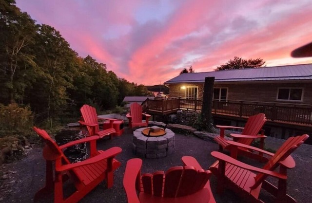 HILL TOP PARADISE WITH LAKE VIEW AND LAKE ACCESS