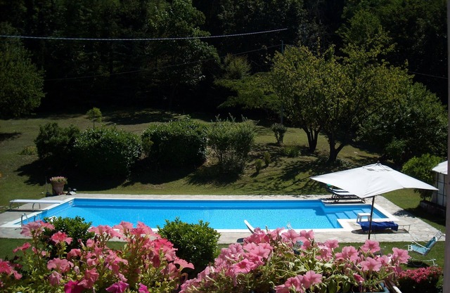 Hill Villa mit privatem Pool, gepflegtem Garten und exquisitem Kochservice