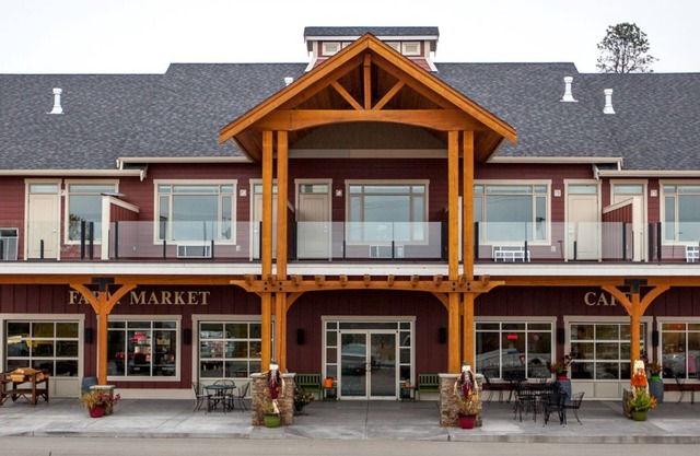 Hillcrest Farm Market B&B