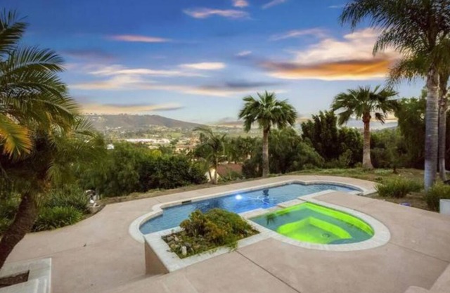 Hillside 2/2 Subdivided Home w/Pool and Views!