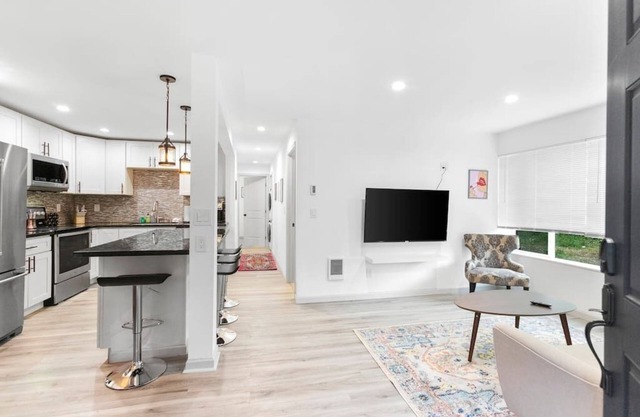 Hillside in Seattle - updated and well appointed.