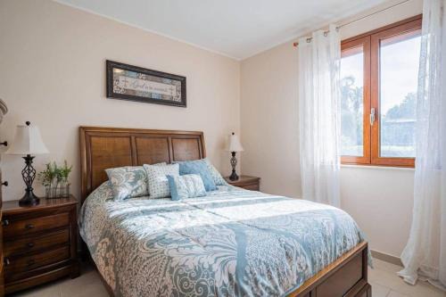 Hillside Retreat - 3-Bedroom House Near Vouliagmeni Beach