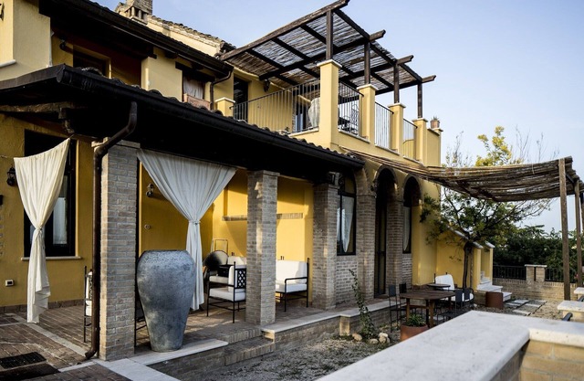 Edle Wohnung in Ascoli Piceno mit Pool