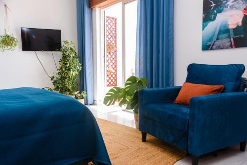 Hillside Studio with Sea View & Fibre Internet
