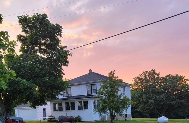 Hilltop Estate Minutes from Sunset Bay Beach & Cattaraugus Creek