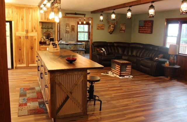 Hilltop Getaway on 140+ private wooded acres with trails, pond, beautiful view!!
