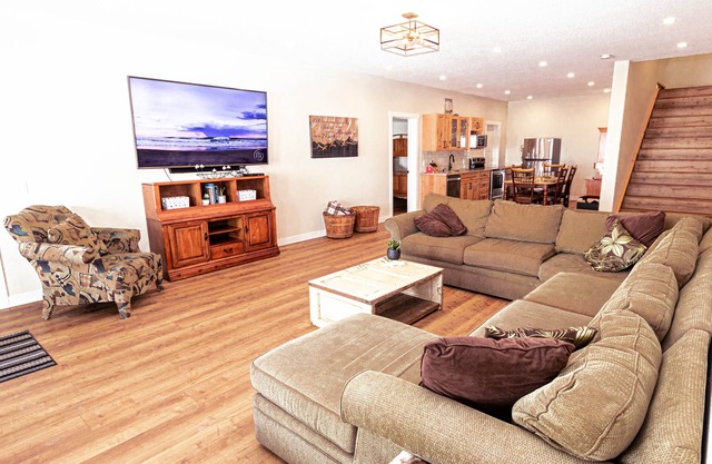 HILLTOP HAVEN, MOUNTAIN VIEW, 15 MIN TO WATERTON