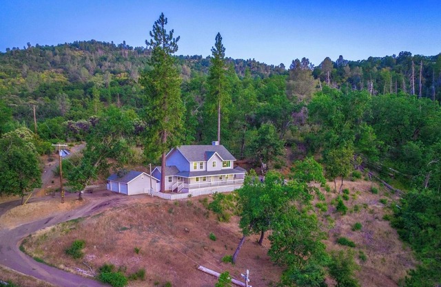 Hilltop Hideaway-Stunning VIEW-ONLY25mi to Yosemite! Hot Tub, Pool Table, PS4&VR