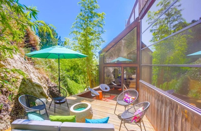 Hilltop Hideaway with Ocean Views Sleeps 8