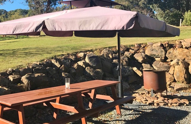 HILL TOP LANE - Executive Country Retreat