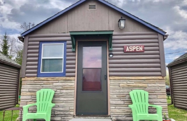 Hilltop Lodge - Aspen -Queen Cabin