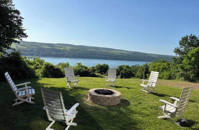 Hilltop on Keuka - Your Perfect Lakeview Getaway