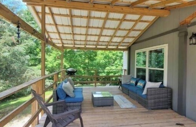Hilltop Paradise: Cozy 3-bedroom house hidden in amazing Mount Ida with WiFi!