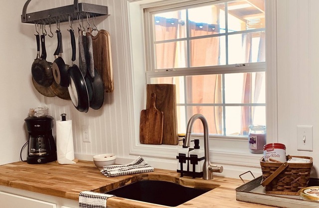 Hilltop River Cottage - ALL NEW KITCHEN