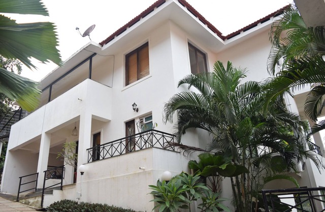 Hilltop Villa mit Blick auf die Mandovi Backwaters in Nord-Goa, 3 Schlafzimmer