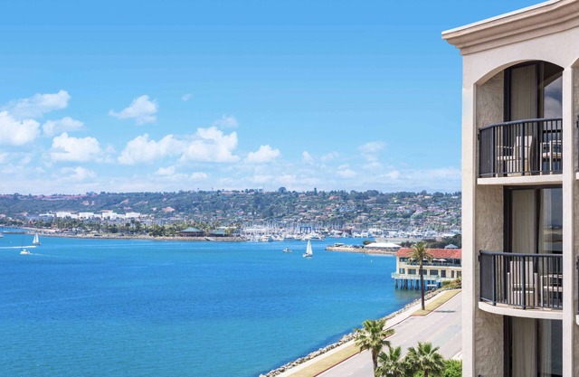 Hilton San Diego Airport/Harbor Island