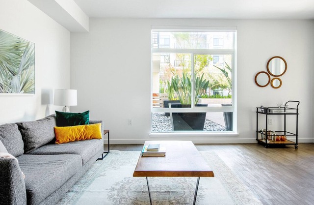 Hip Campbell 1BR w/ W/D, Pool, Gym, Parking, near WF + TJ, by Blueground