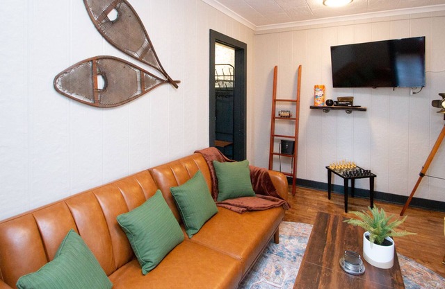Hip Gorham 2-bedroom - Start Your Adventure!