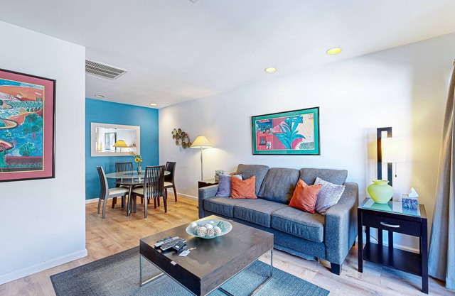 Hip hideaway with heated pool & hot tub near downtown & golf - dog-friendly