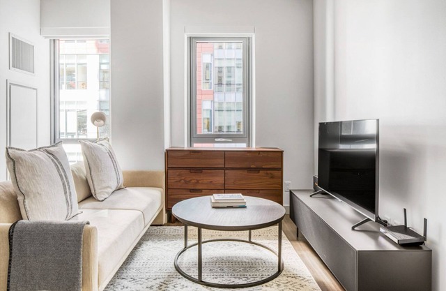 Hip Kendall Square Studio w/ W/D, Gym & Concierge near MIT, by Blueground