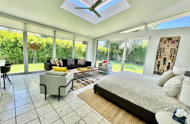 Hip, Luxe and Comfortable Private Pool Home on the Fairway
