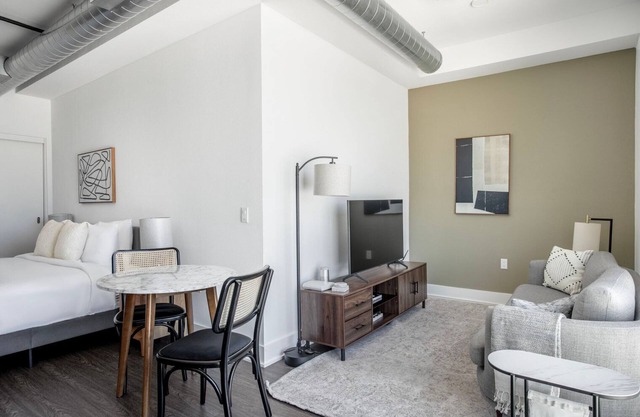 Hip Marina Del Rey 1BR w/ Pool, Gym & W/D, near marina, by Blueground
