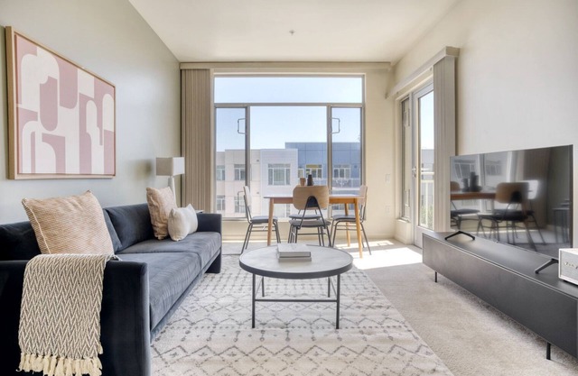 Hip Palo Alto 2BR w/ W/D & Pool, walk to Pinterest, by Blueground