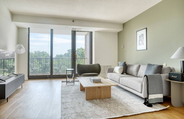 Hip Pentagon City 1BR w/ W/D & Pool, near Reagan Airport, by Blueground