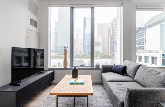 Hip Rincon Hill 1BR w/ Gym, Rooftop, Hot Tub, nr. SV. by Blueground