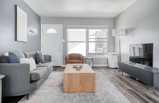 Hip San Mateo 1BR w/ Pool & W/D, easy access to 101, by Blueground