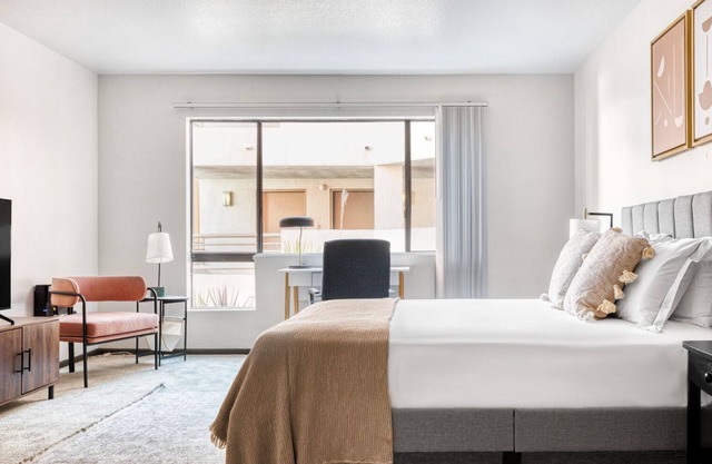 Hip Studio City Studio w/ Gym, Pool & W/D, near TJ & WF, by Blueground