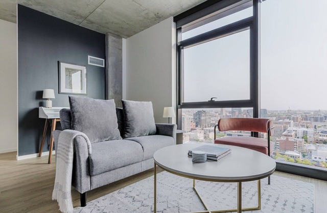 Hip West Loop 1BR w/ Gym, Pet Area, Rooftop, W/D & Gym, by Blueground