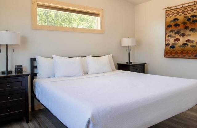 Hire Motorized Watercraft on Site! 4 Modern Spaces w/ Breathtaking Views, Pool