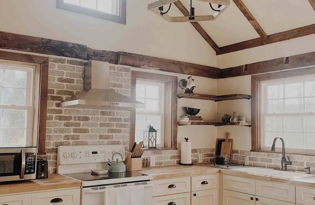 Historic 1817 Berkshire Farmhouse- Close to Everything!