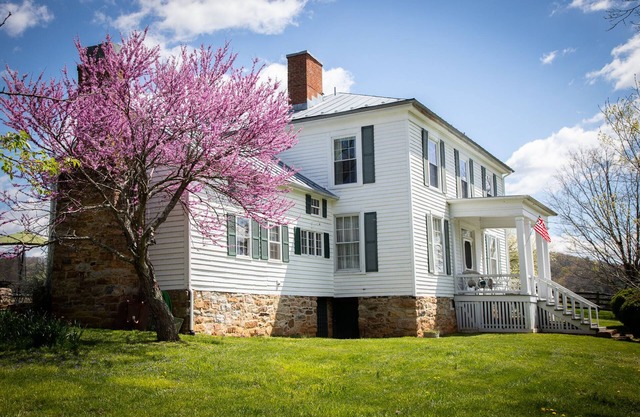 Historic 1850s Home at the Base of Jump Mountain