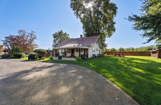 Historic 1915 Wine Country Home: 3 Queens, 2 Twins, WiFi & AC, 23 Acres
