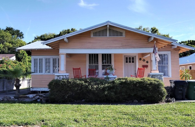 Historic 1918 Bungalow in charming Seminole Heights