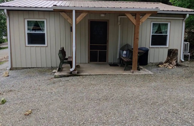 Historic 2 Bed Cabin w/ pool access - Fish Cabin Share Save